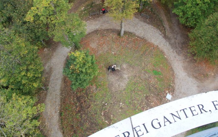 Herr Pfarrer Wolfmaier auf einer Insel der "Ruhe"